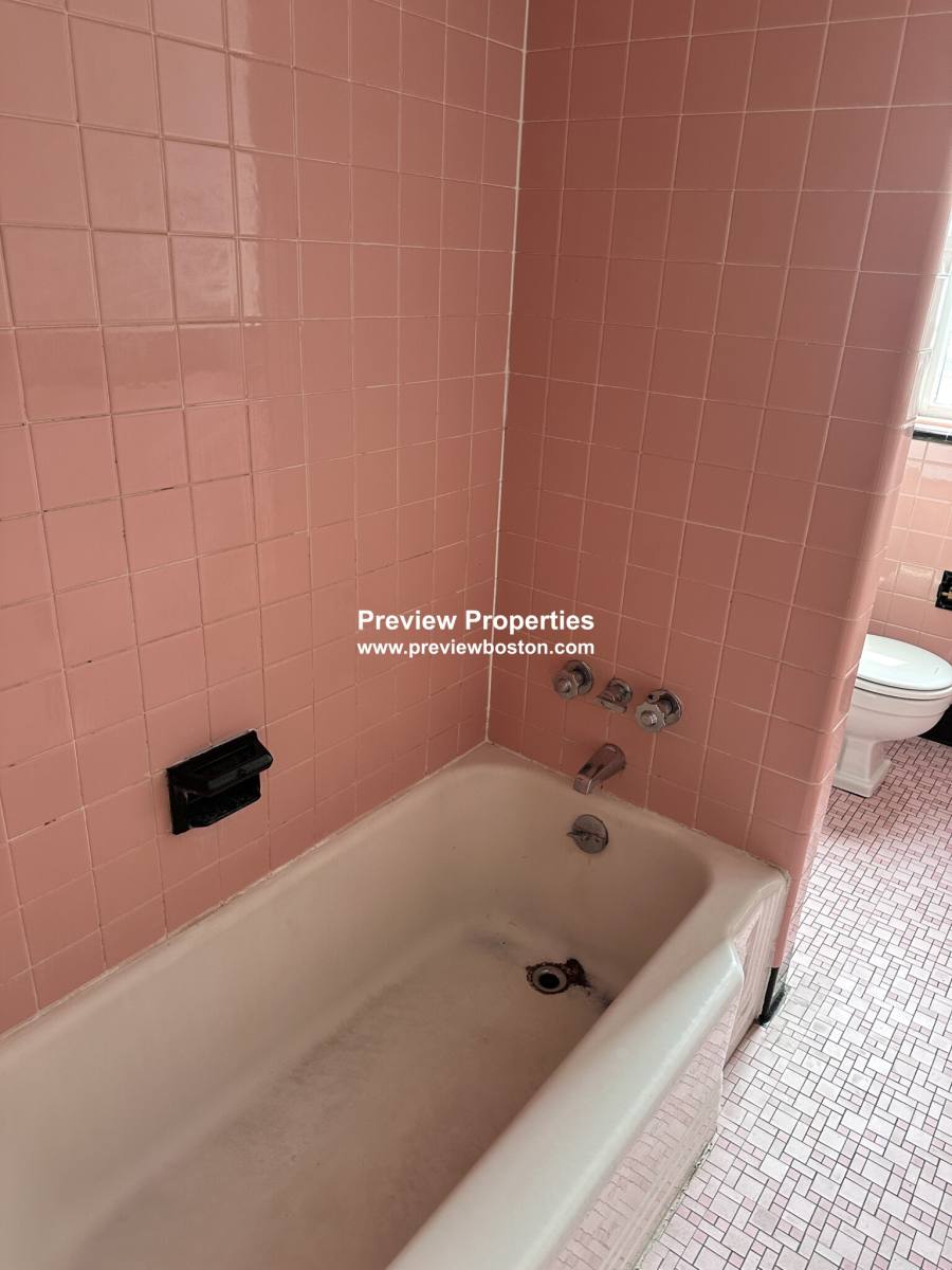 Apartment for rent at 923 Beacon St #3P, Boston, MA 02116