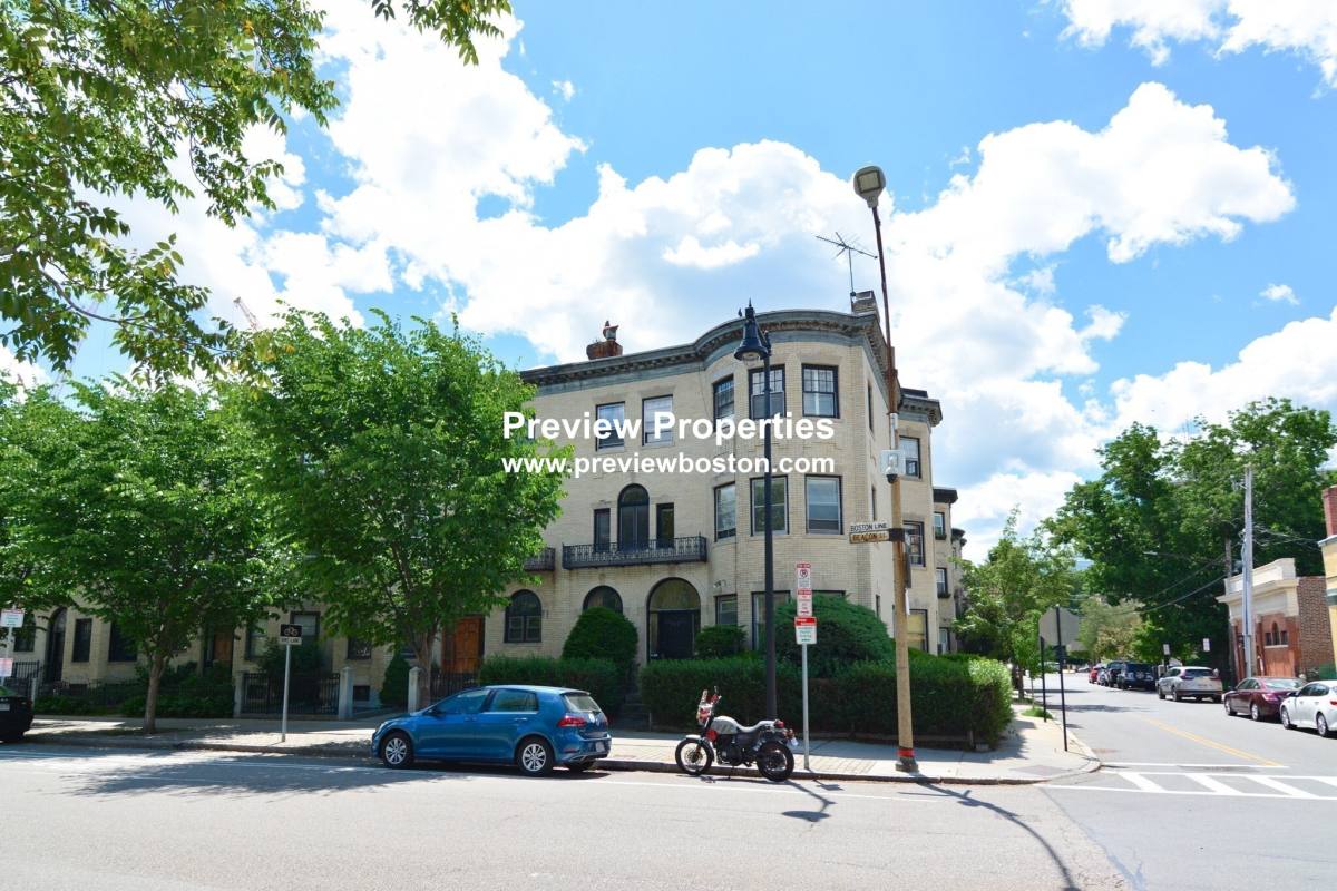 Apartment for rent at 923 Beacon St #3P, Boston, MA 02116