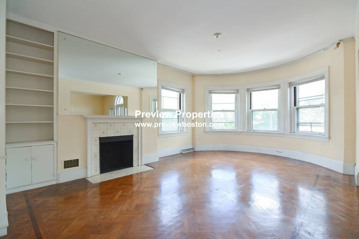 Apartment for rent at 923 Beacon St #3P, Boston, MA 02116