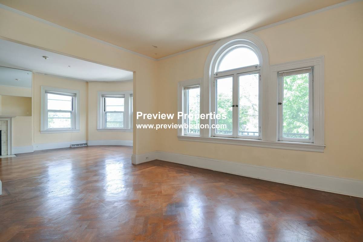Apartment for rent at 923 Beacon St #3P, Boston, MA 02116