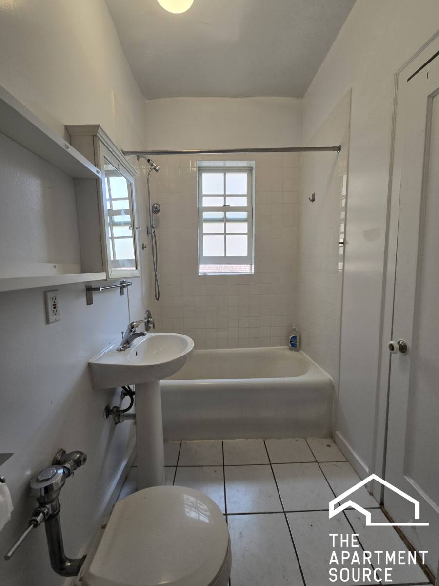 Apartment for rent at 1456 Oak Ave #3N, Evanston, IL 60201