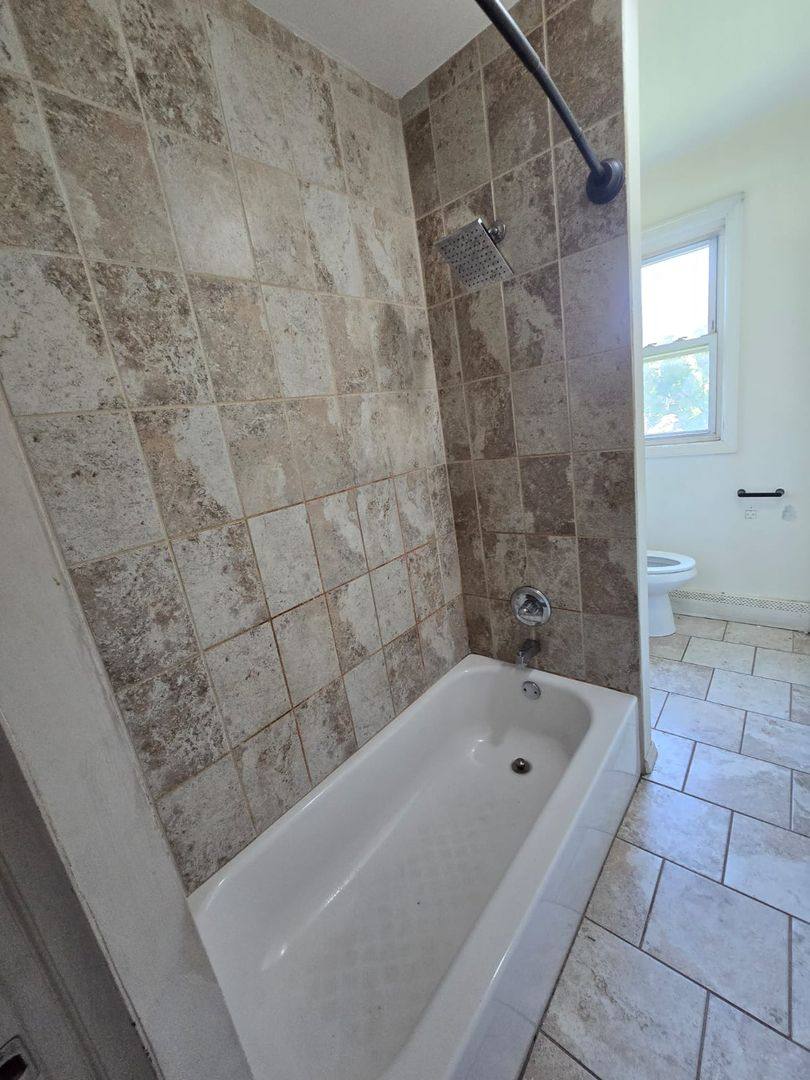 Apartment for rent at 320 Cleveland, Trenton, NJ 08629