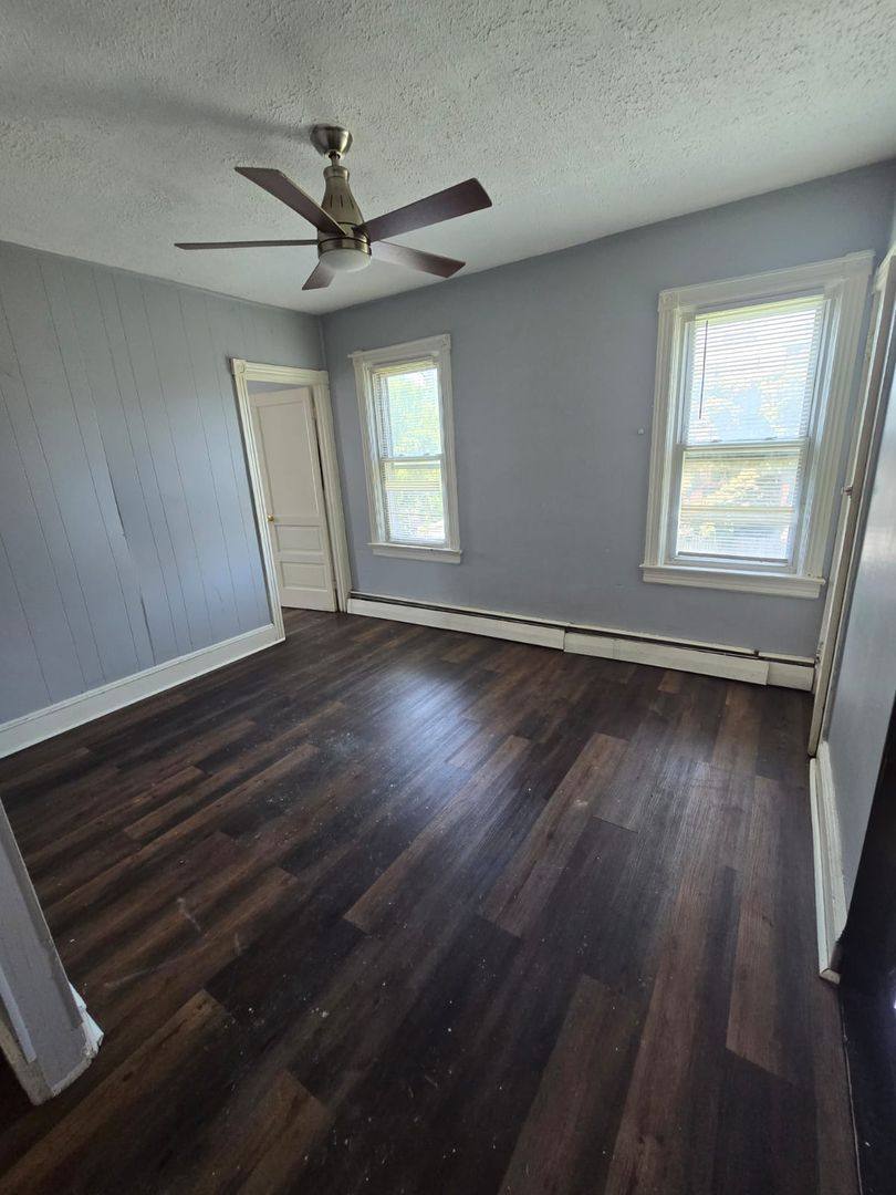 Apartment for rent at 320 Cleveland, Trenton, NJ 08629