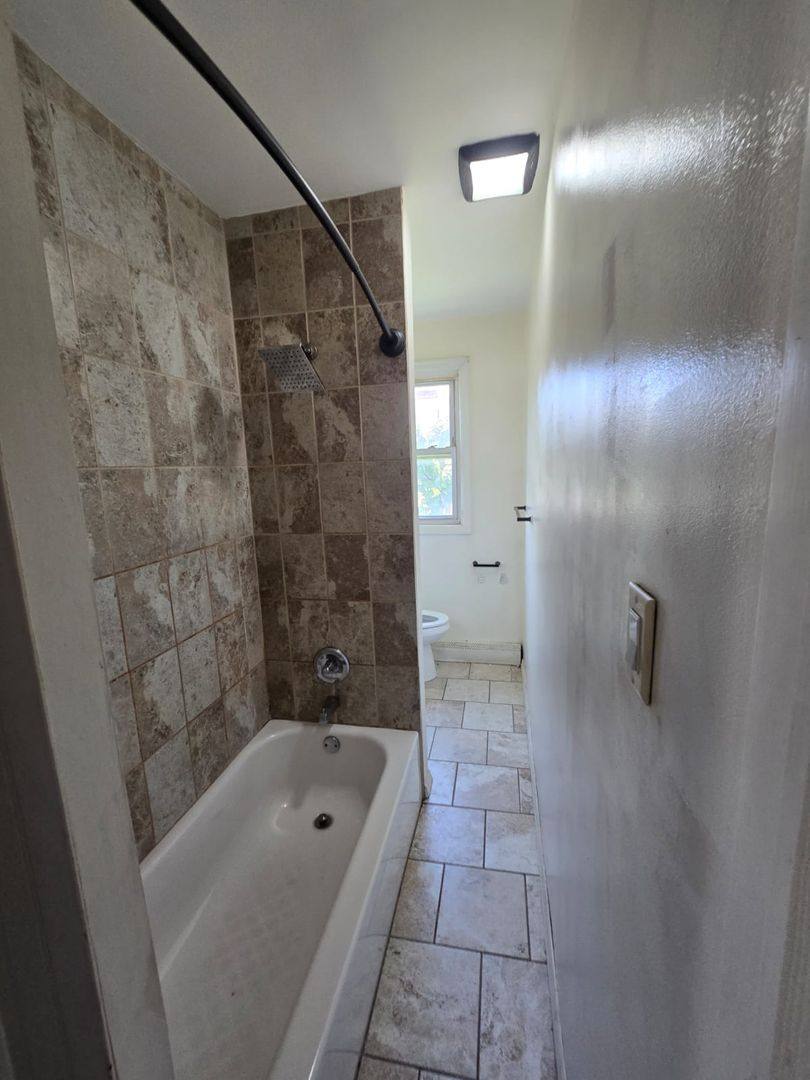Apartment for rent at 320 Cleveland, Trenton, NJ 08629