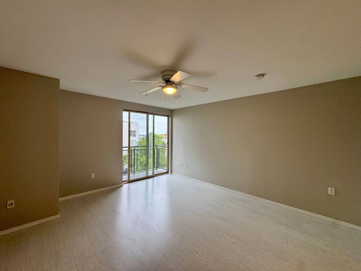 Condo for rent at 1323 Boren Ave, Seattle, WA 98101