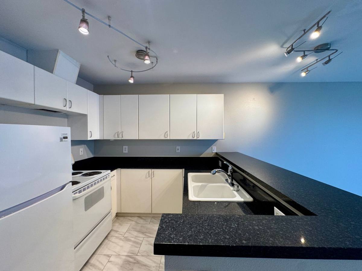 Condo for rent at 1323 Boren Ave, Seattle, WA 98101