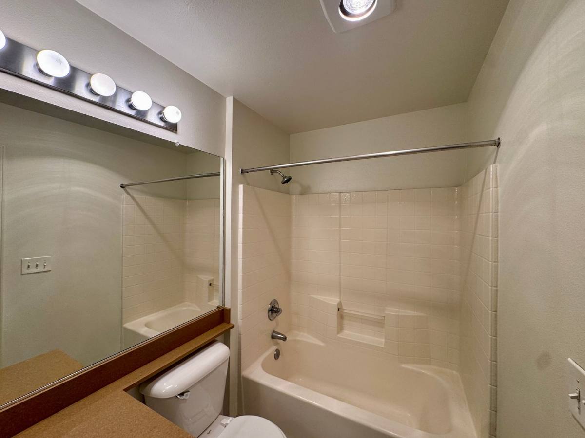 Condo for rent at 1323 Boren Ave, Seattle, WA 98101