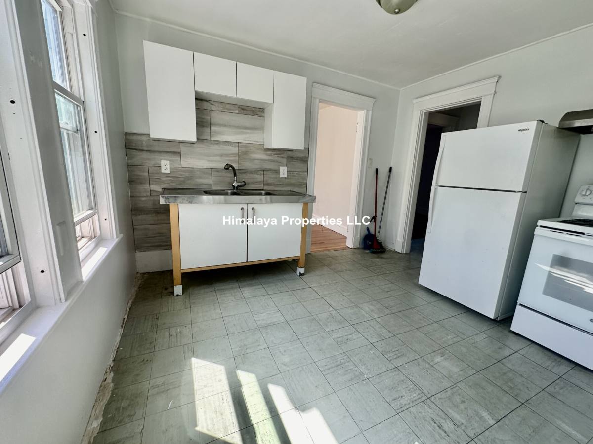 Apartment for rent at 6 Woodlawn St #2, Jamaica Plain, MA 02130