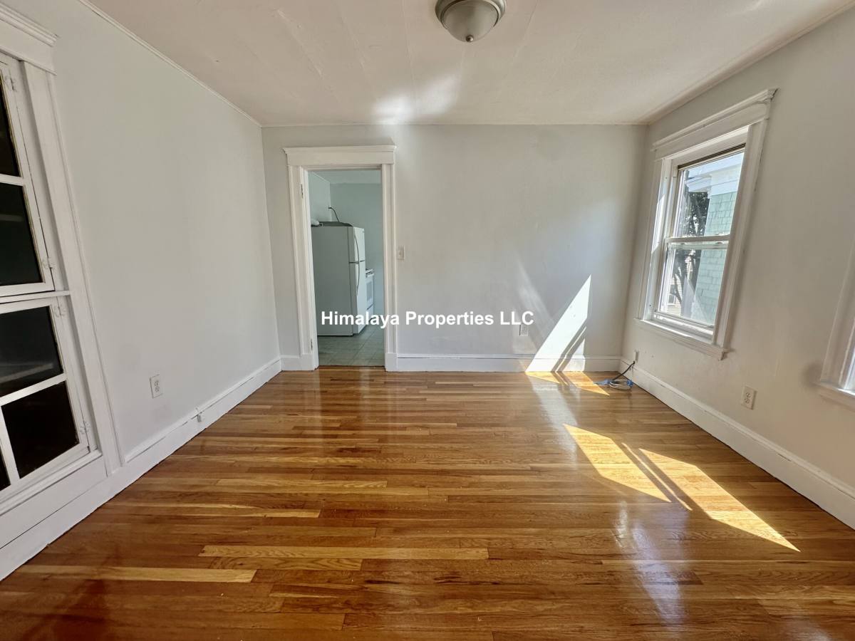 Apartment for rent at 6 Woodlawn St #2, Jamaica Plain, MA 02130