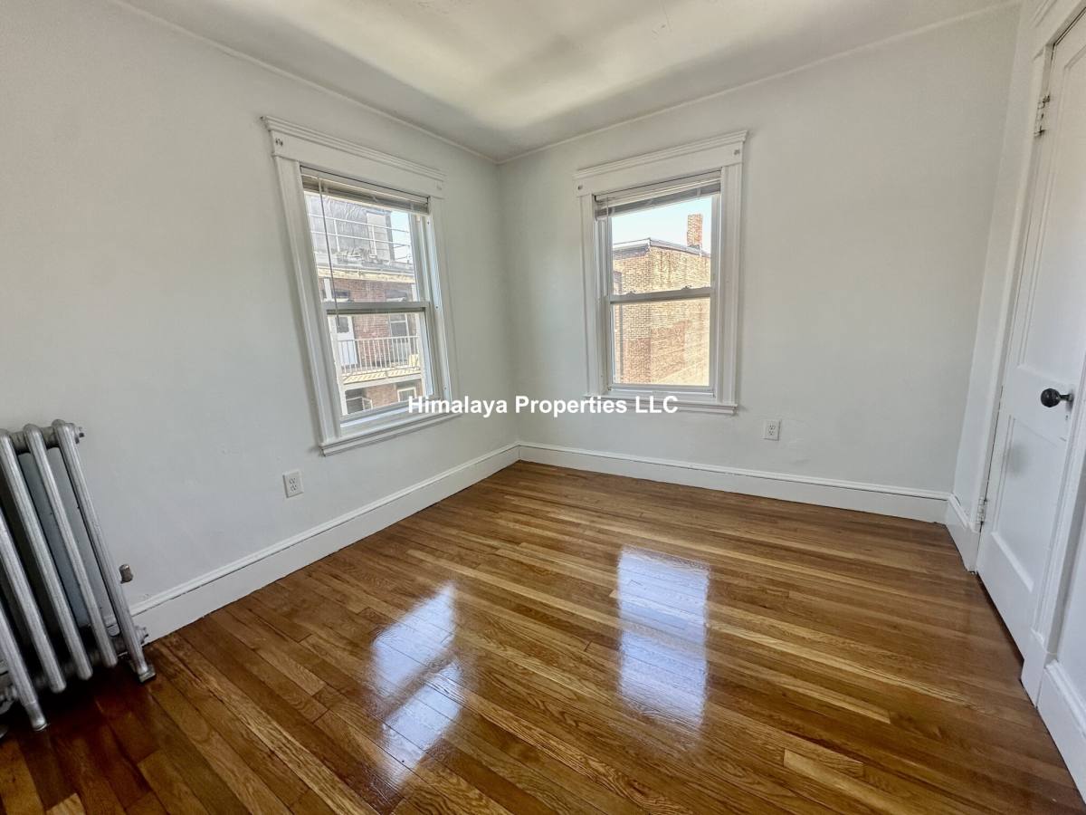 Apartment for rent at 6 Woodlawn St #2, Jamaica Plain, MA 02130