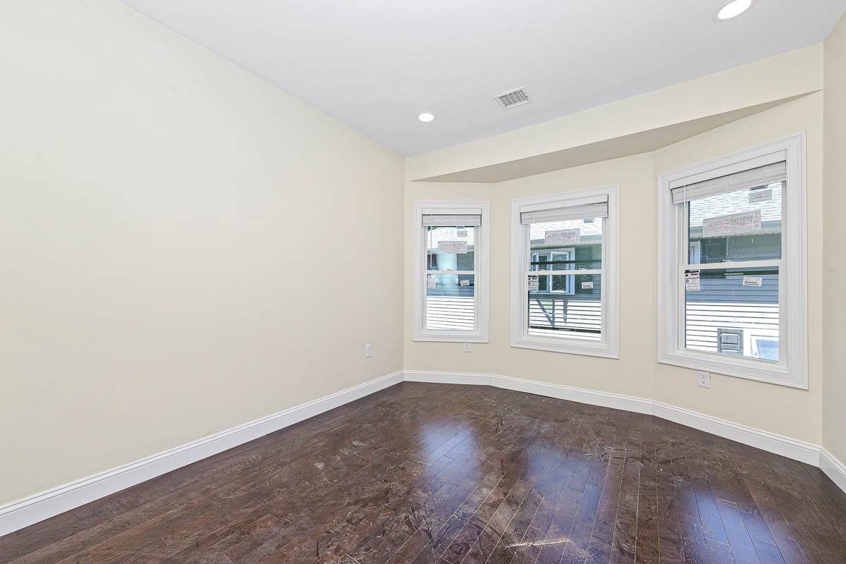 Apartment for rent at 70-72 Stanley Ave #2F, Medford, MA 02155