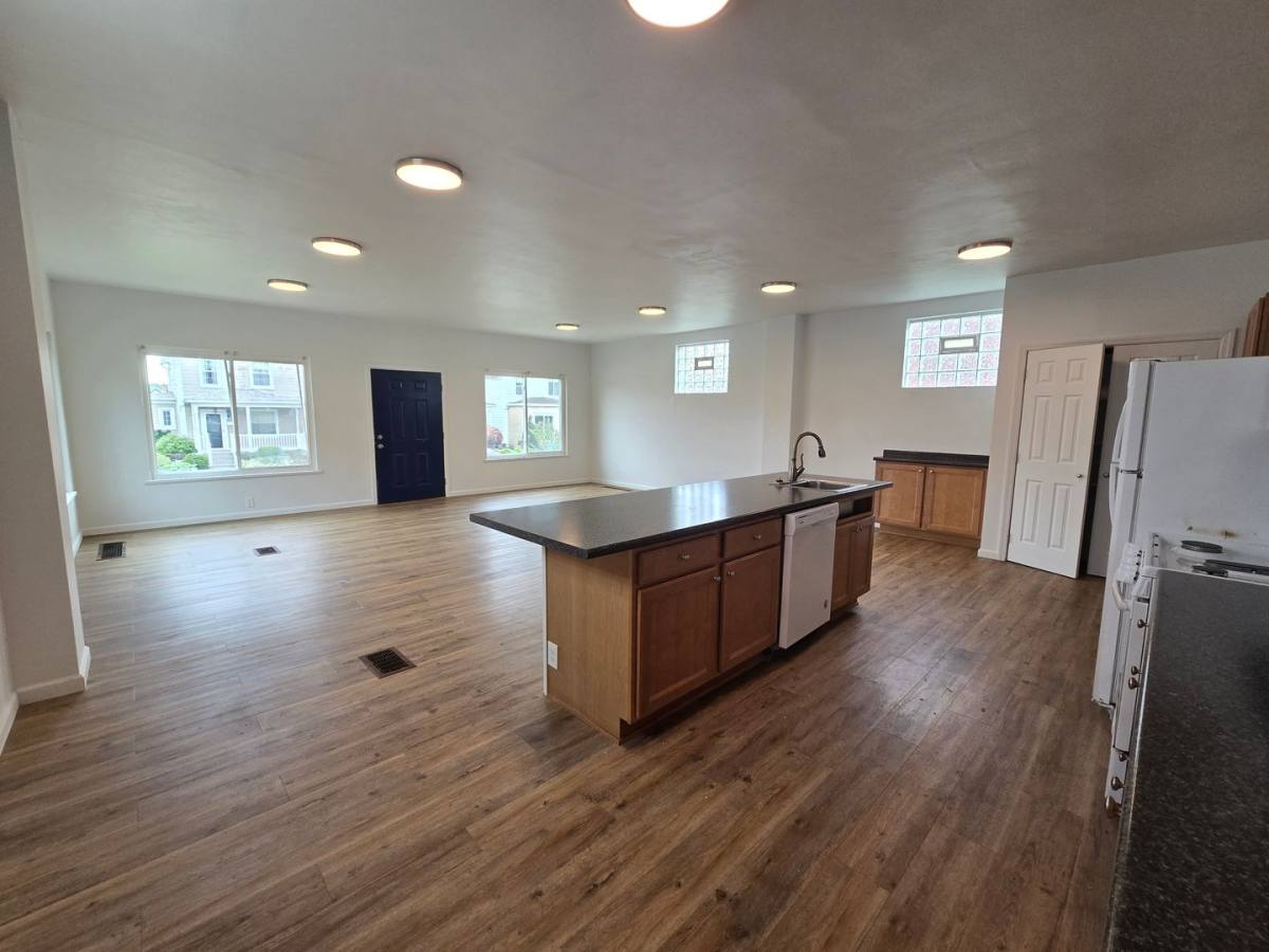House for rent at 1079 9th Ave, Brackenridge, PA 15014