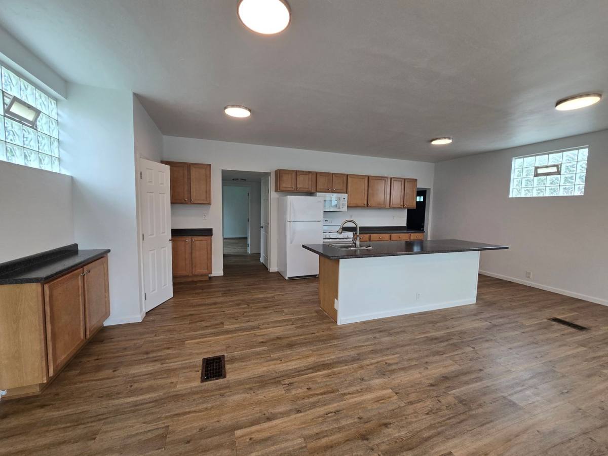 House for rent at 1079 9th Ave, Brackenridge, PA 15014