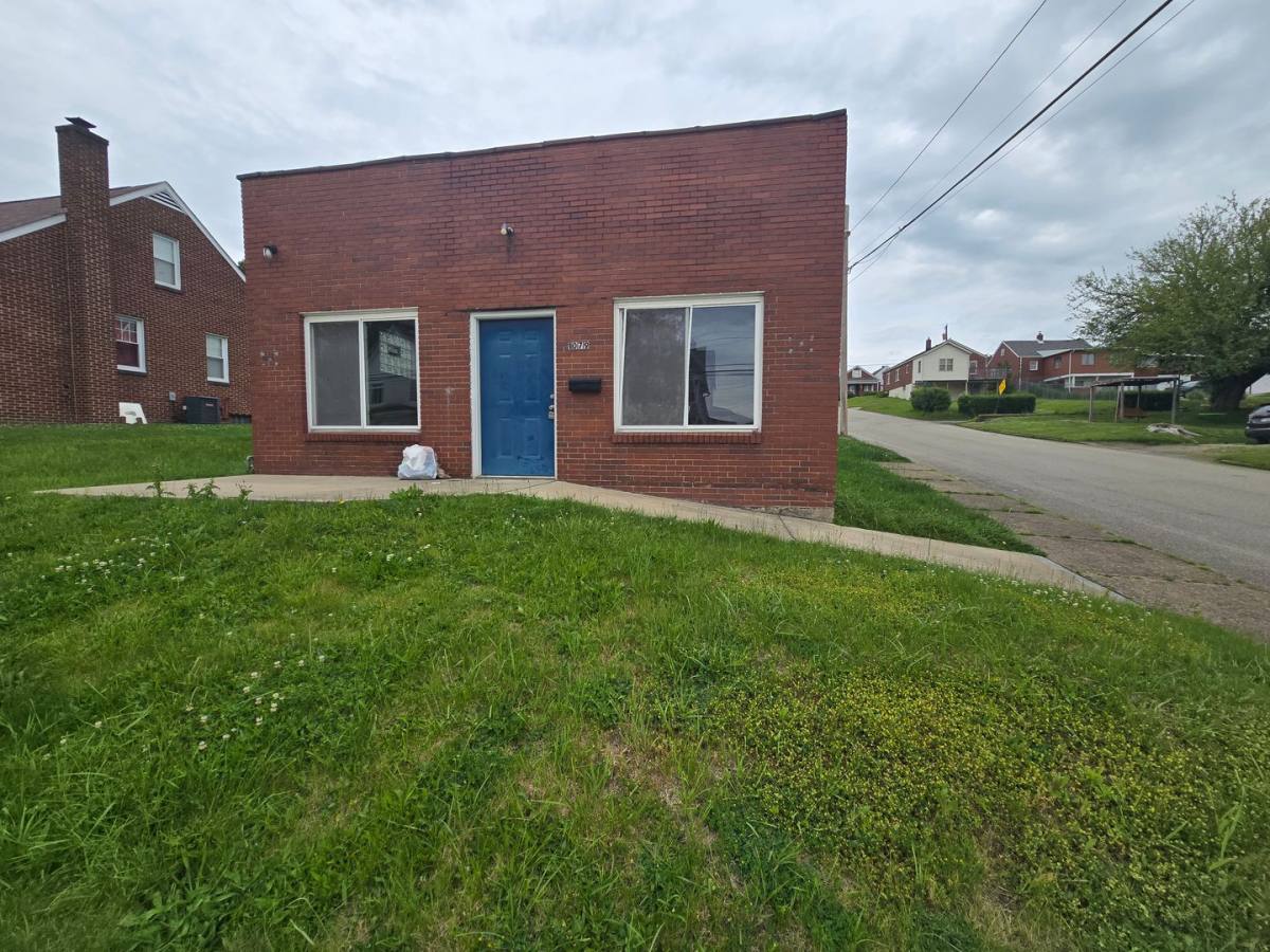 House for rent at 1079 9th Ave, Brackenridge, PA 15014