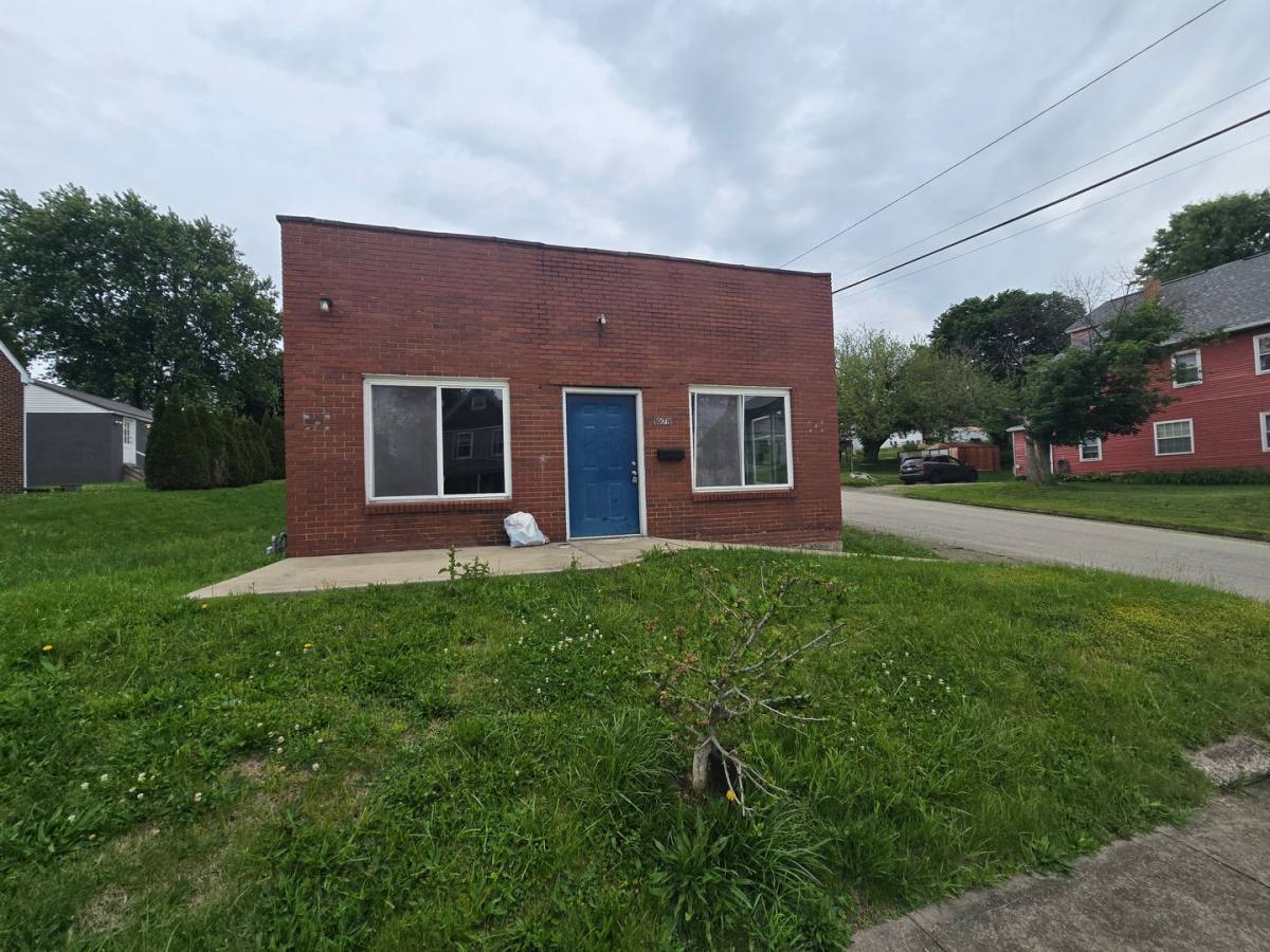 House for rent at 1079 9th Ave, Brackenridge, PA 15014