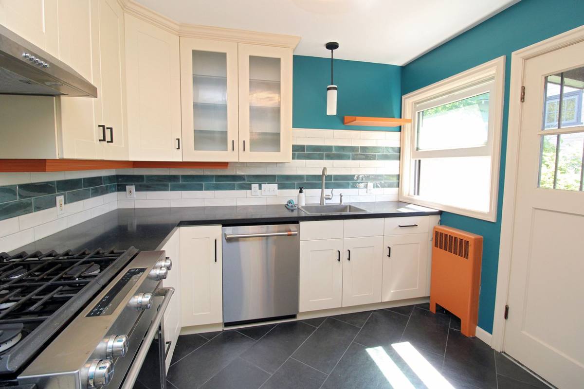 Condo for rent at 2406 NW Overton St, Portland, OR 97210