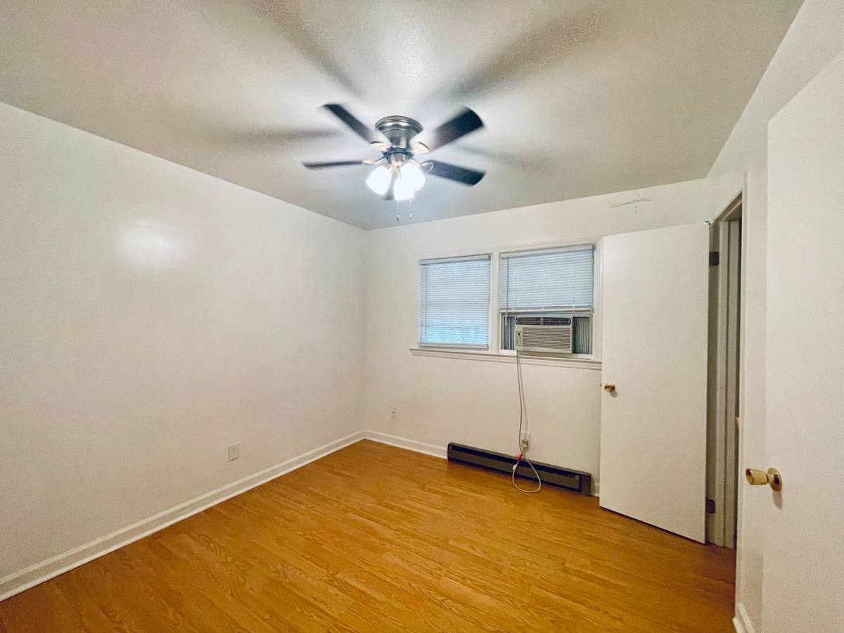 Apartment for rent at 200 W Poplar Ave, Carrboro, NC 27510