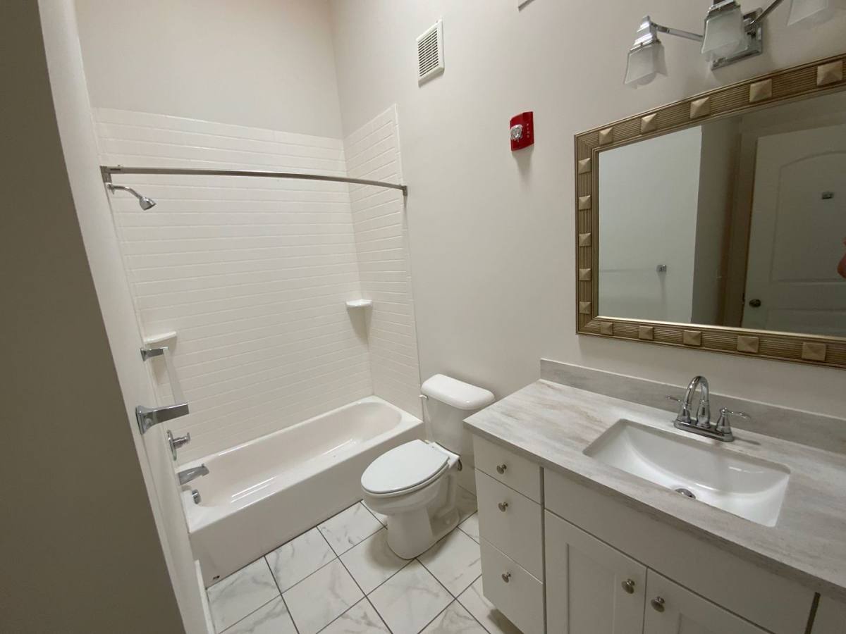 Apartment for rent at 527 & 529 Broad St, Rome, GA 30161
