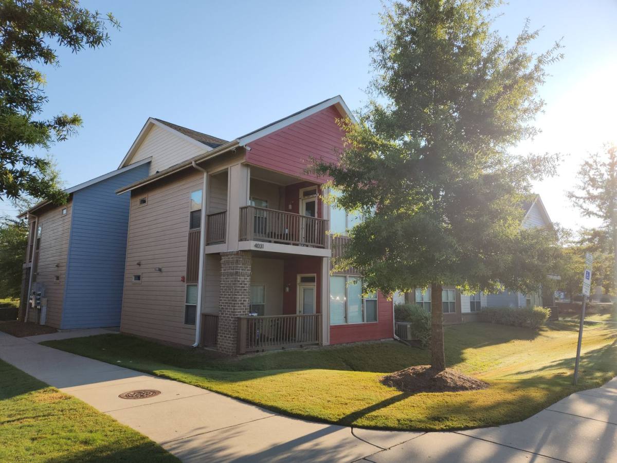 Apartment for rent at 4021 Blackstone Dr, Raleigh, NC 27616