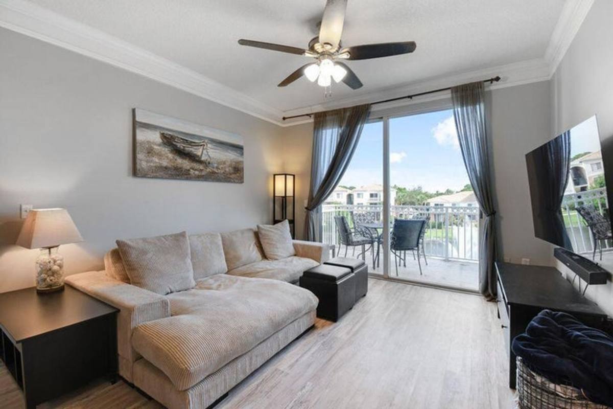 Condo for rent at 7302 W Myrtlewood Circle, Palm Beach Gardens, FL 33418