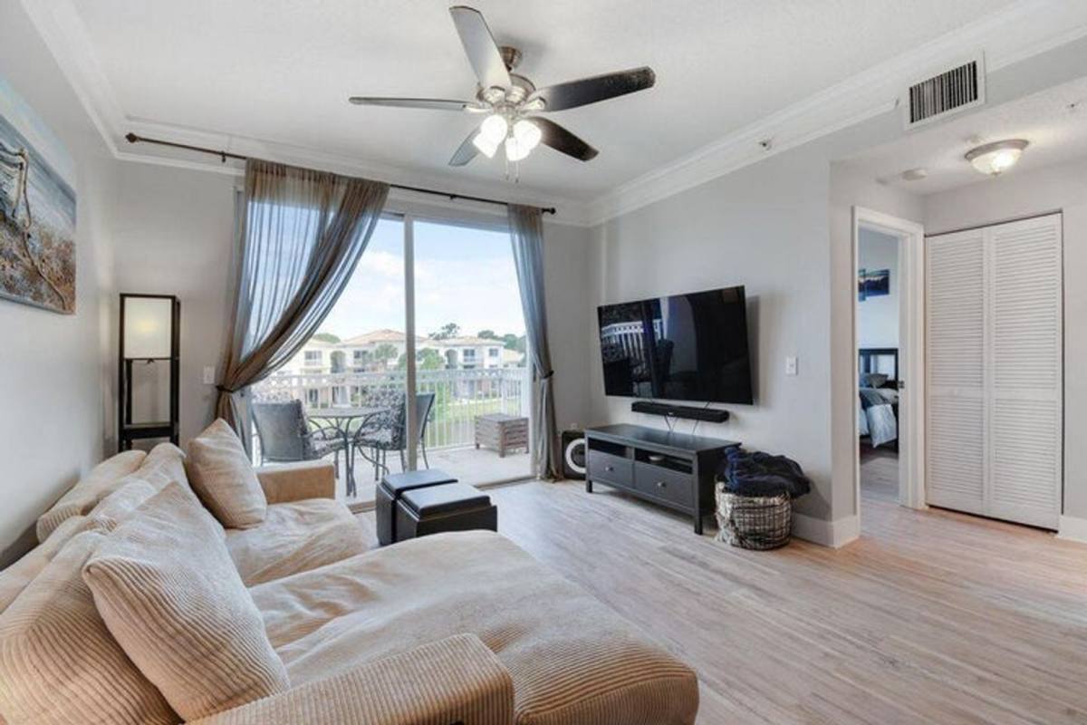 Condo for rent at 7302 W Myrtlewood Circle, Palm Beach Gardens, FL 33418