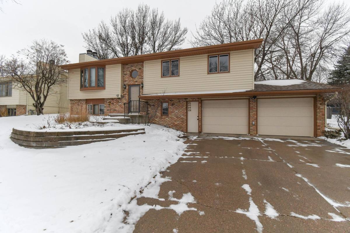 House for rent at 2213 S Wellington Ave, Sioux Falls, SD 57106