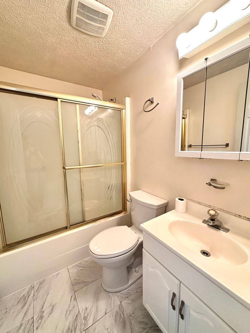 Townhouse for rent at 3830 Lebanon Church Rd, West Mifflin, PA 15122