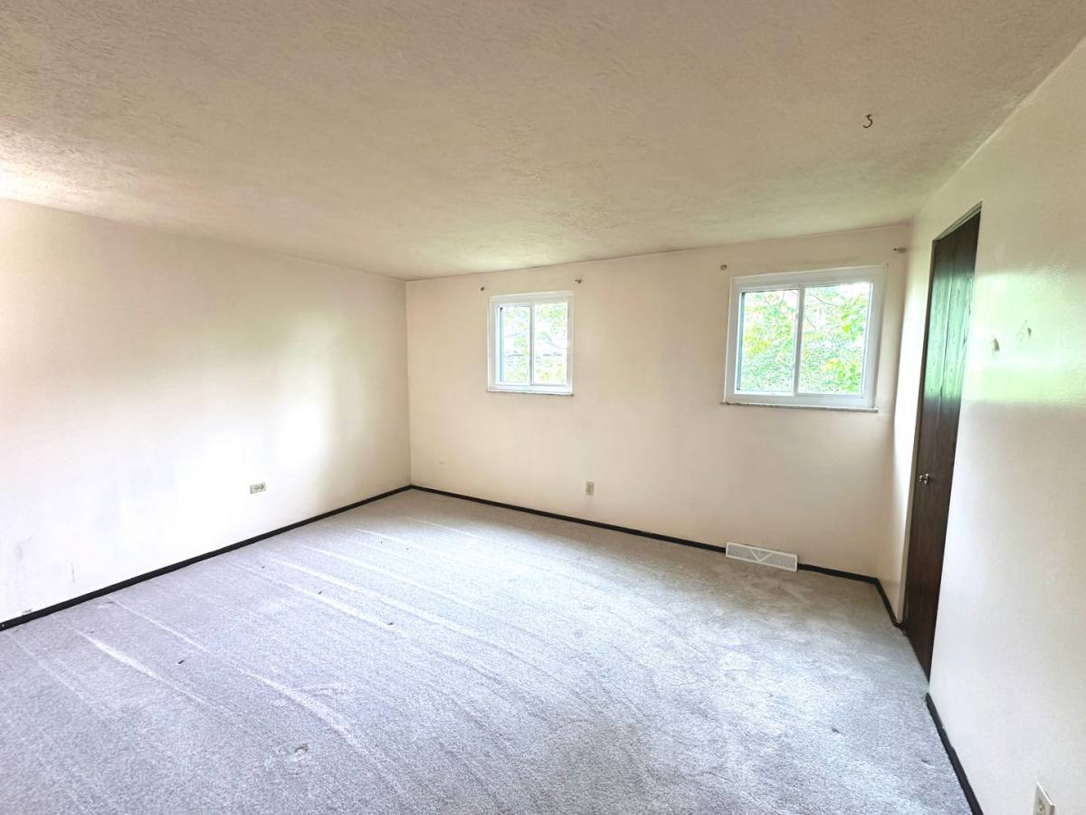 Townhouse for rent at 3830 Lebanon Church Rd, West Mifflin, PA 15122