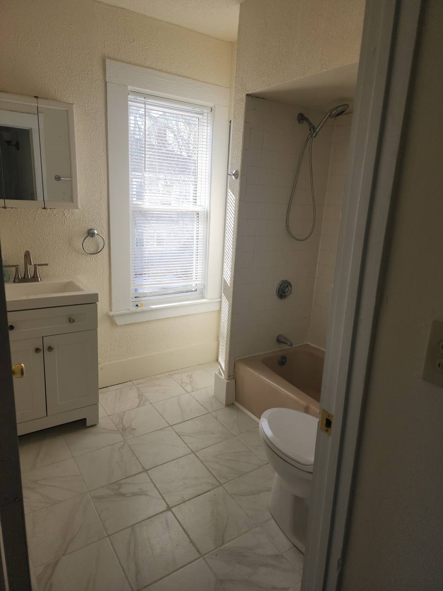 Apartment for rent at 381 Broadway #2, Lynn, MA 01904