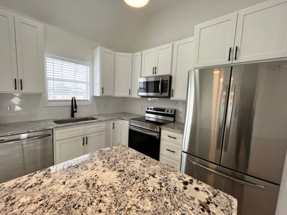 House for rent at 208 Franklin Square, Bonaire, GA 31005
