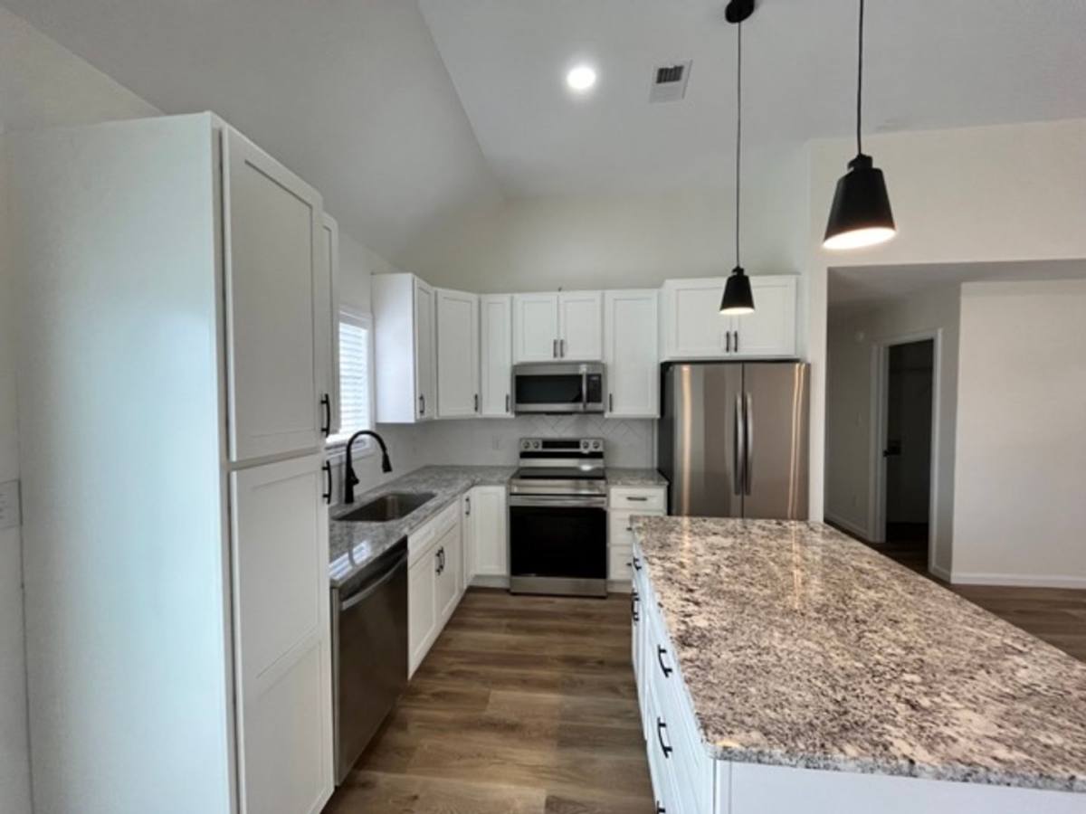 House for rent at 208 Franklin Square, Bonaire, GA 31005