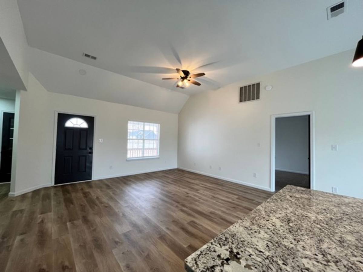 House for rent at 208 Franklin Square, Bonaire, GA 31005