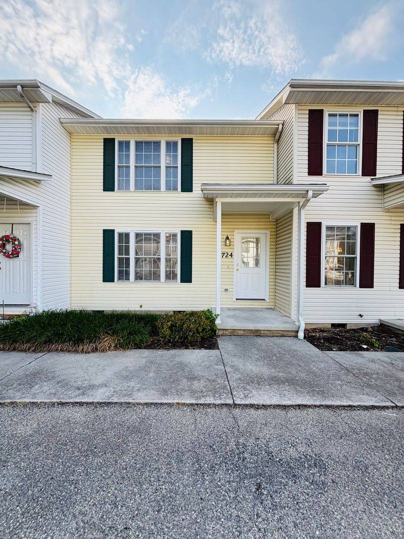 Townhouse for rent at 724 Park St, Christiansburg, VA 24073