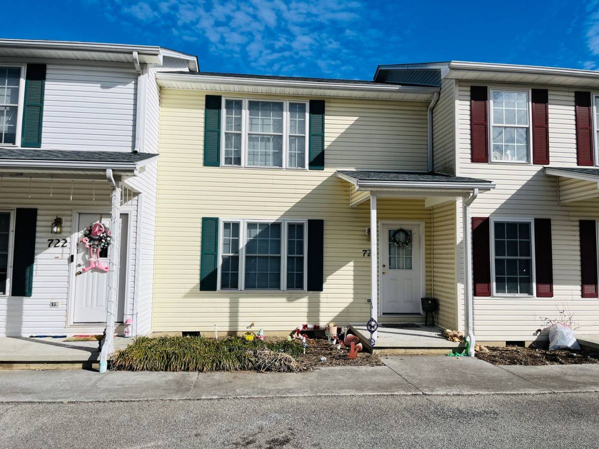 Townhouse for rent at 724 Park St, Christiansburg, VA 24073