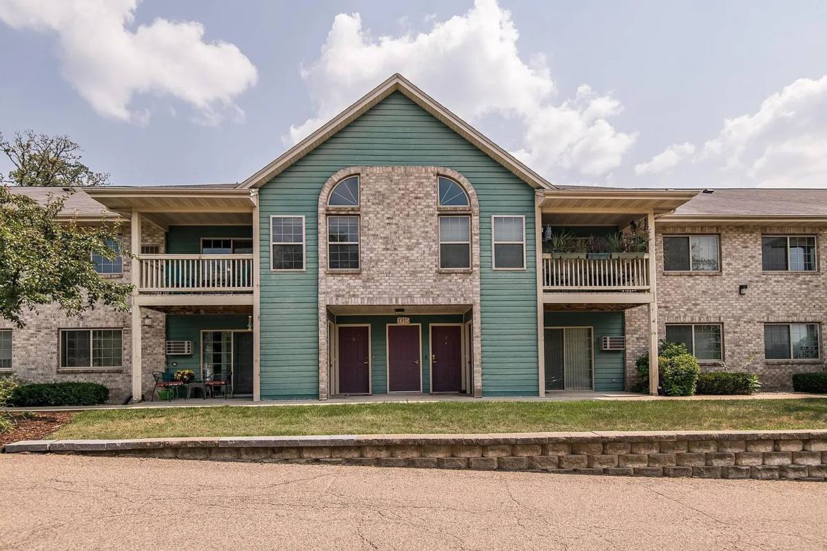 Condo for rent at 1915 Deerhaven Lane NE, Rochester, MN 55906