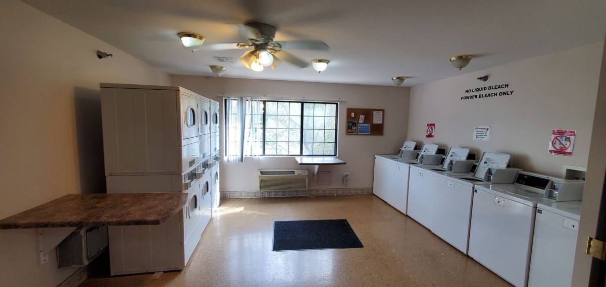 Apartment for rent at 3370 W Brooke Ave, Waukegan, IL 60087