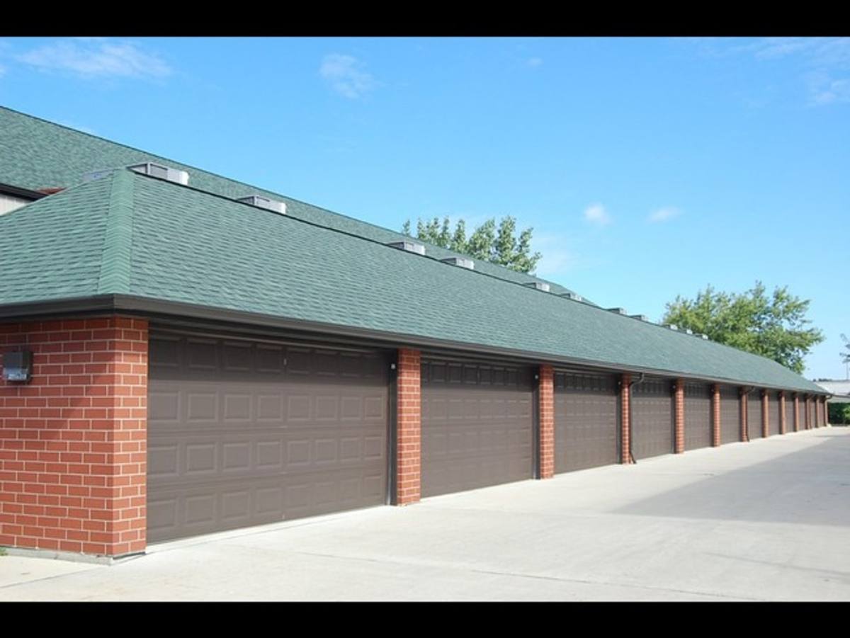 Apartment for rent at 3370 W Brooke Ave, Waukegan, IL 60087