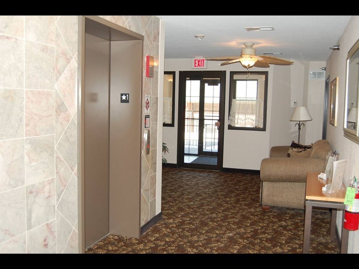 Apartment for rent at 3370 W Brooke Ave, Waukegan, IL 60087