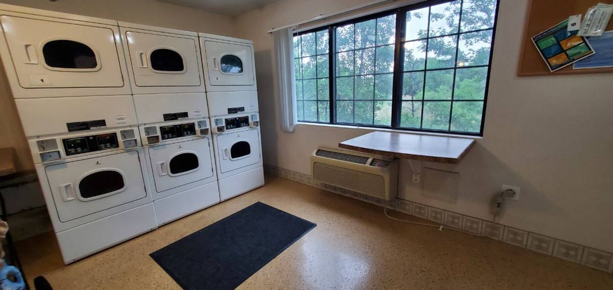Apartment for rent at 3370 W Brooke Ave, Waukegan, IL 60087