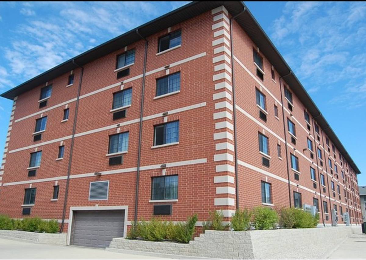 Apartment for rent at 3370 W Brooke Ave, Waukegan, IL 60087