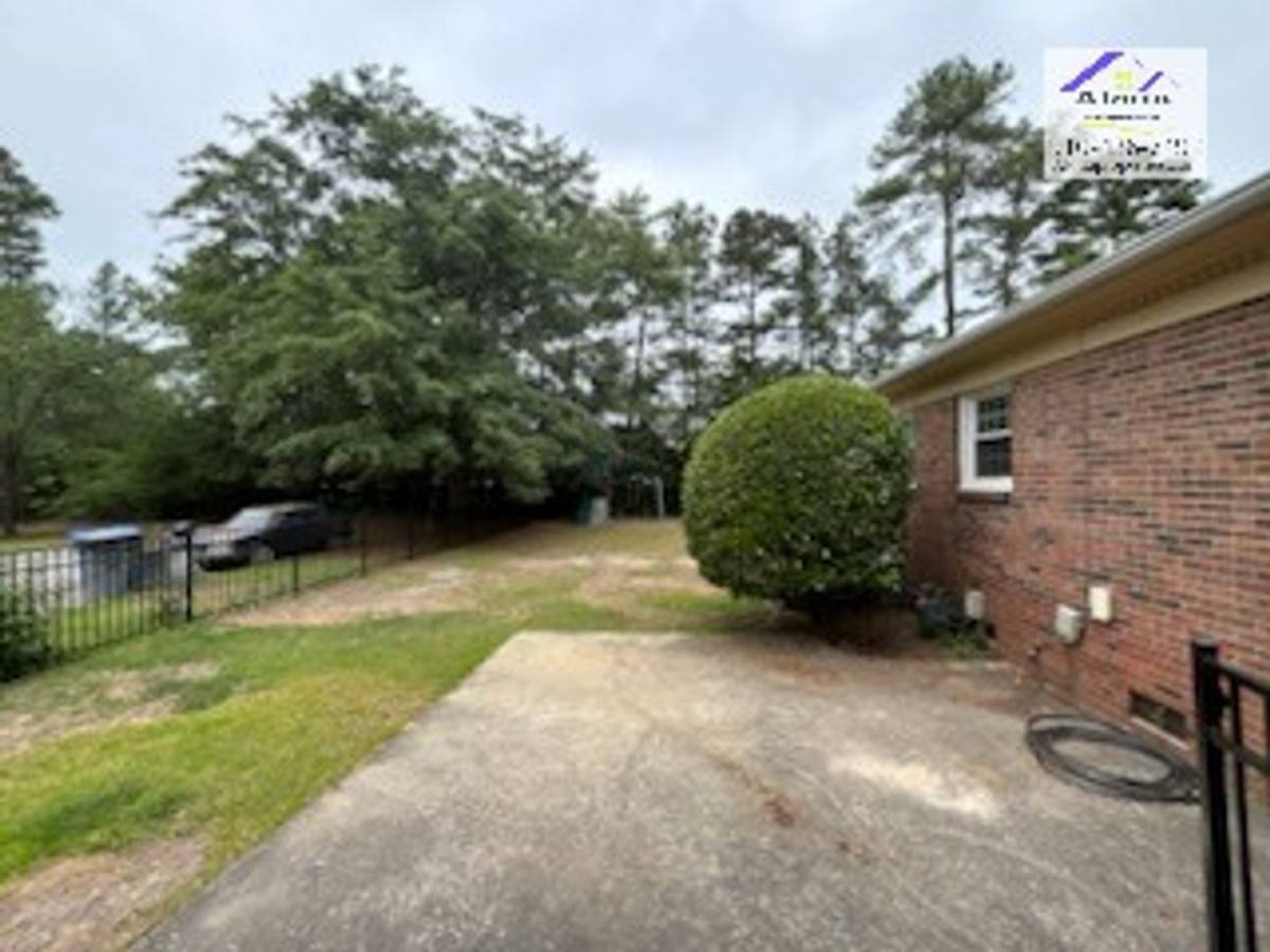 House for rent at 228 Whitney Dr, Fayetteville, NC 28314