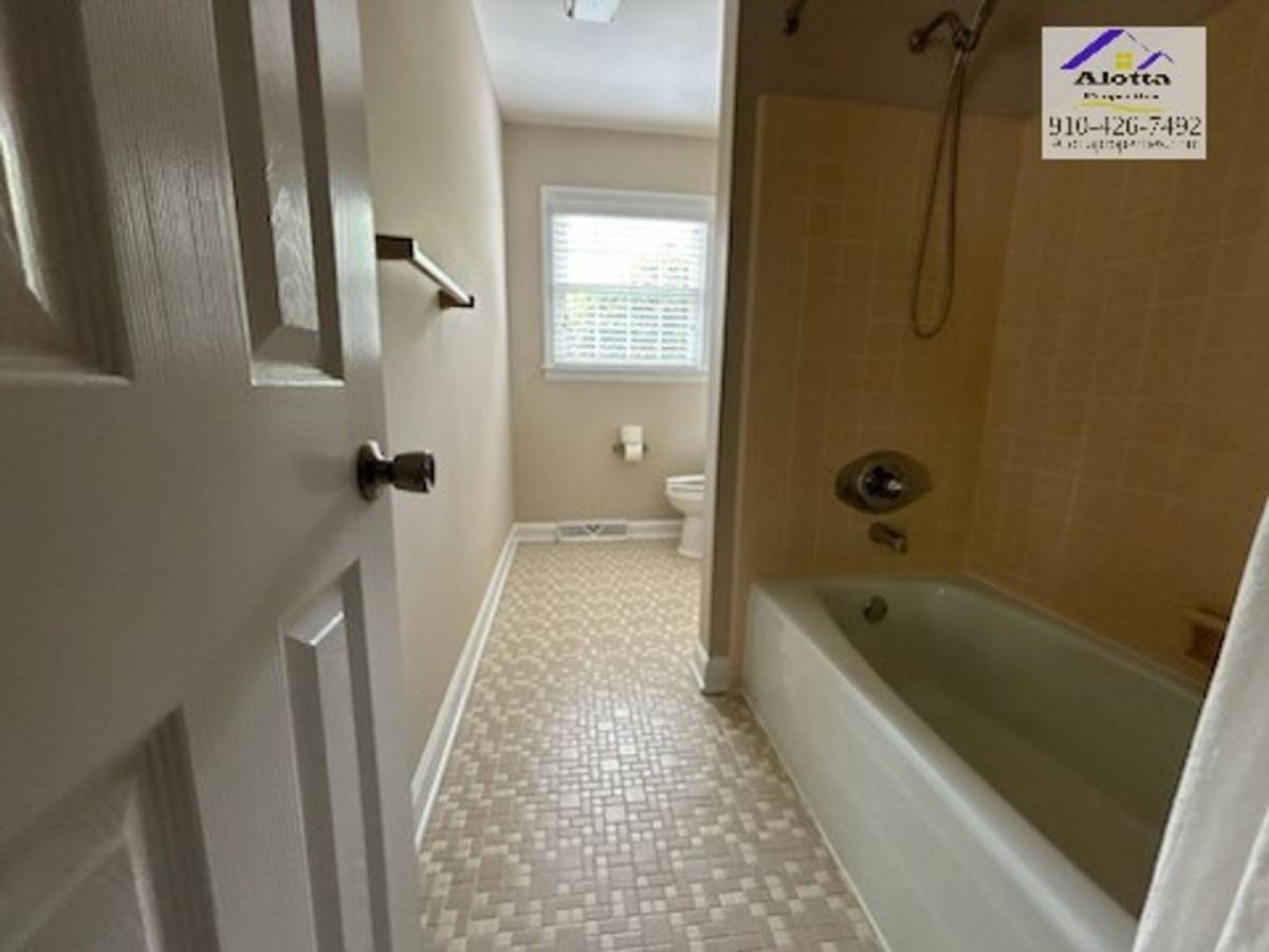 House for rent at 228 Whitney Dr, Fayetteville, NC 28314
