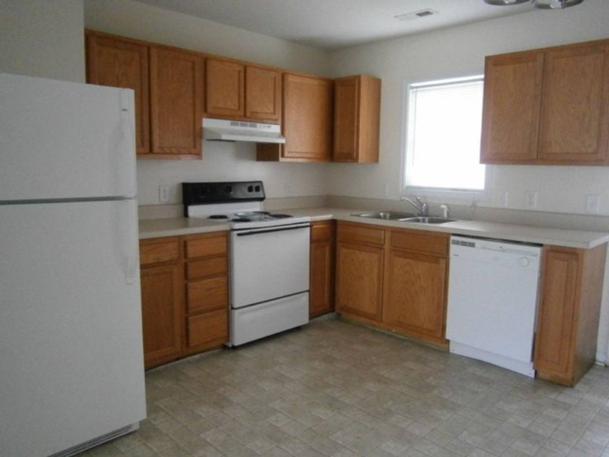 House for rent at 231 A Lakewood Dr, Jacksonville, NC 28546