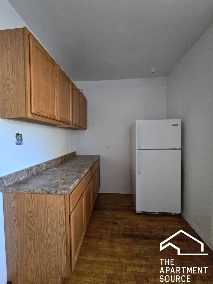 Apartment for rent at 1364 W Estes Ave #2N, Chicago, IL 60626