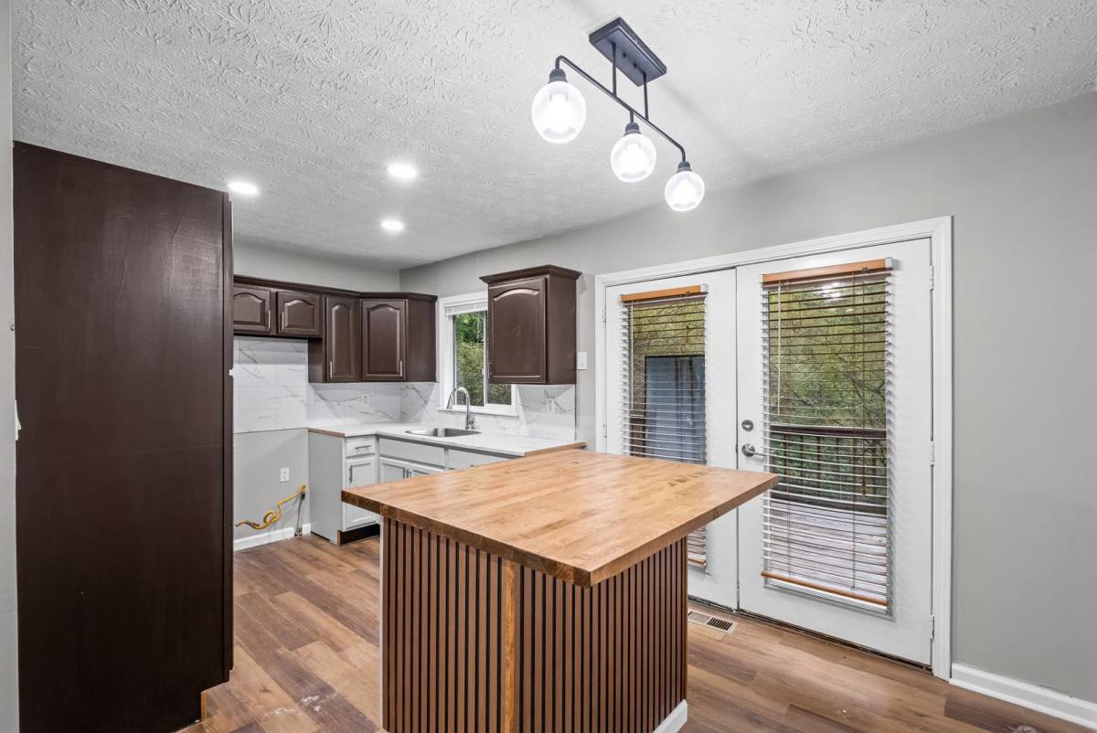 Townhouse for rent at 3100 Fern Valley Dr SW, Marietta, GA 30008