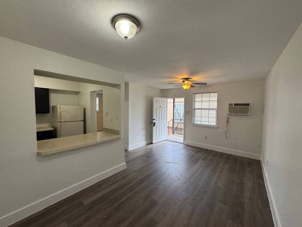 Apartment for rent at 2121 Cleary Ave, Metairie, LA 70001