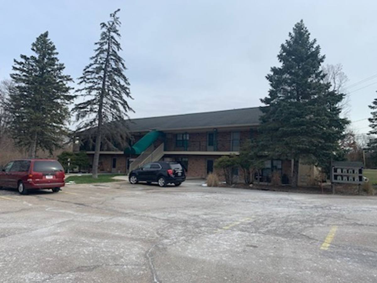 Apartment for rent at 8434 Silver Lake Rd, Linden, MI 48451