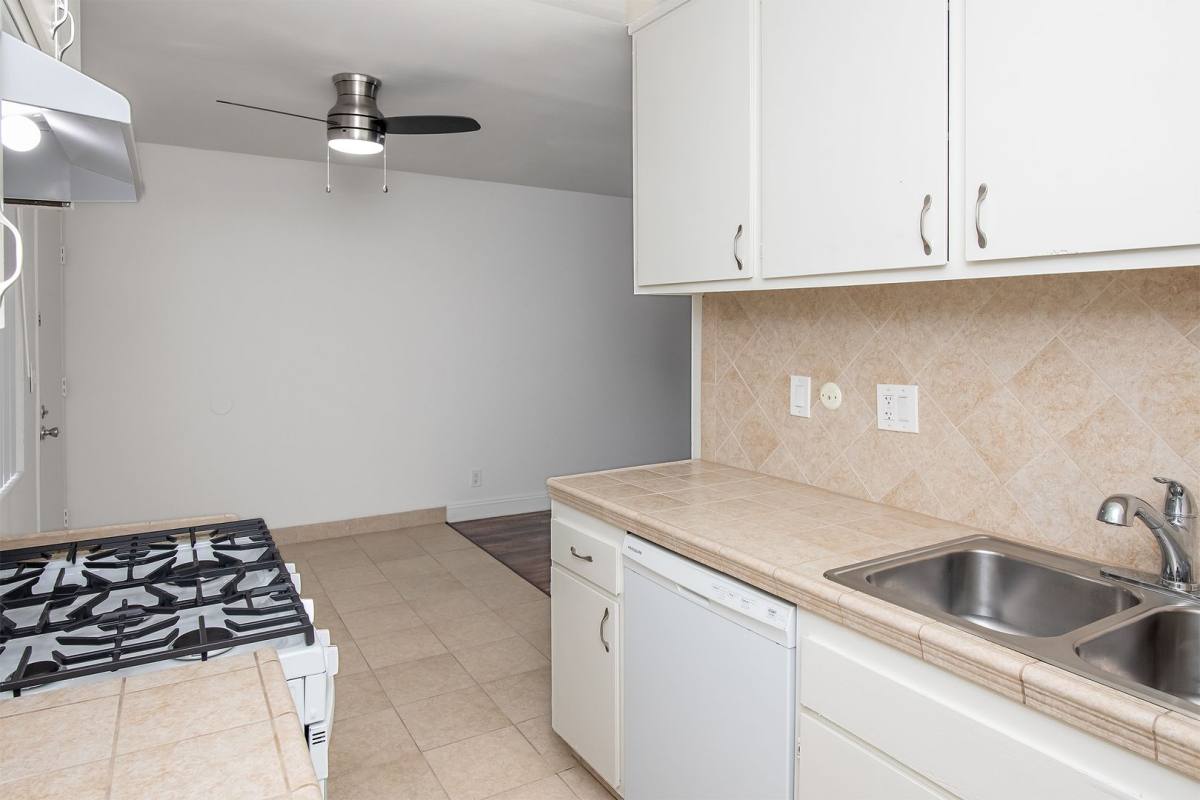 Apartment for rent at 5851 Hazeltine Ave, Van Nuys, CA 91401