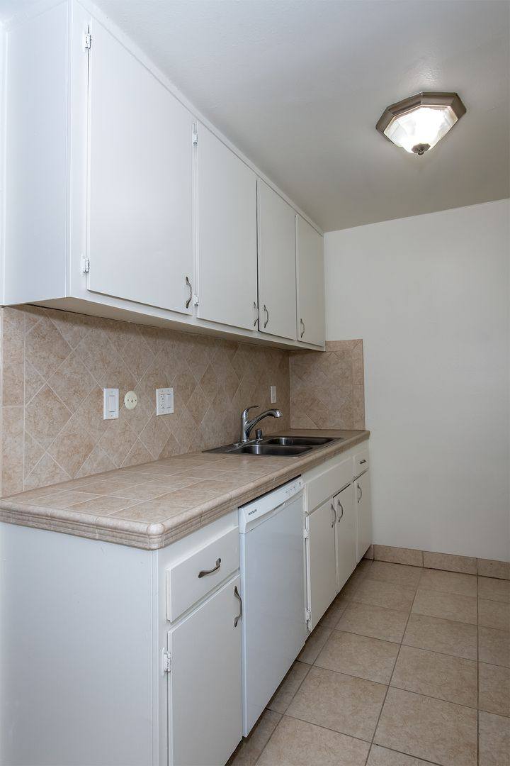 Apartment for rent at 5851 Hazeltine Ave, Van Nuys, CA 91401
