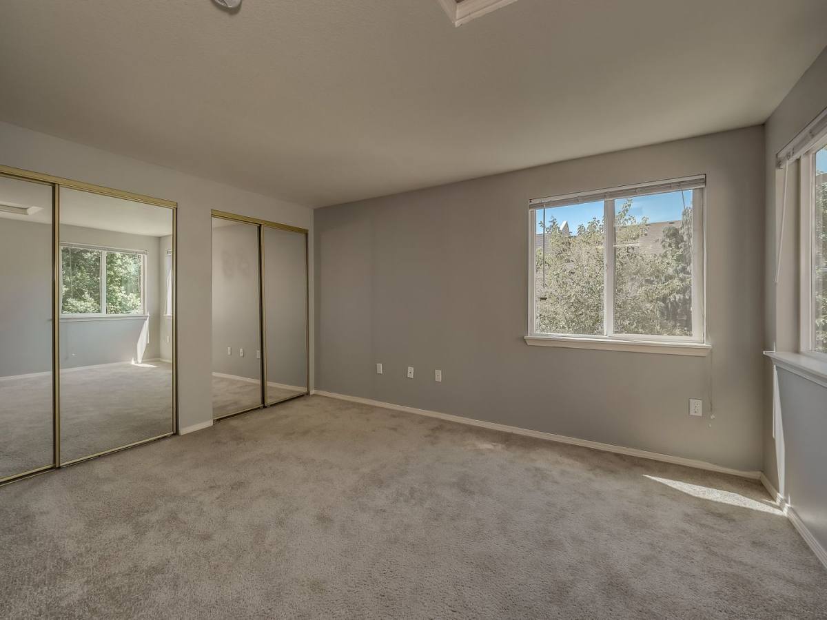 Apartment for rent at 16916 SE Powell Blvd, Portland, OR 97236